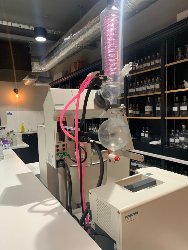 Image of the vaccum machine  